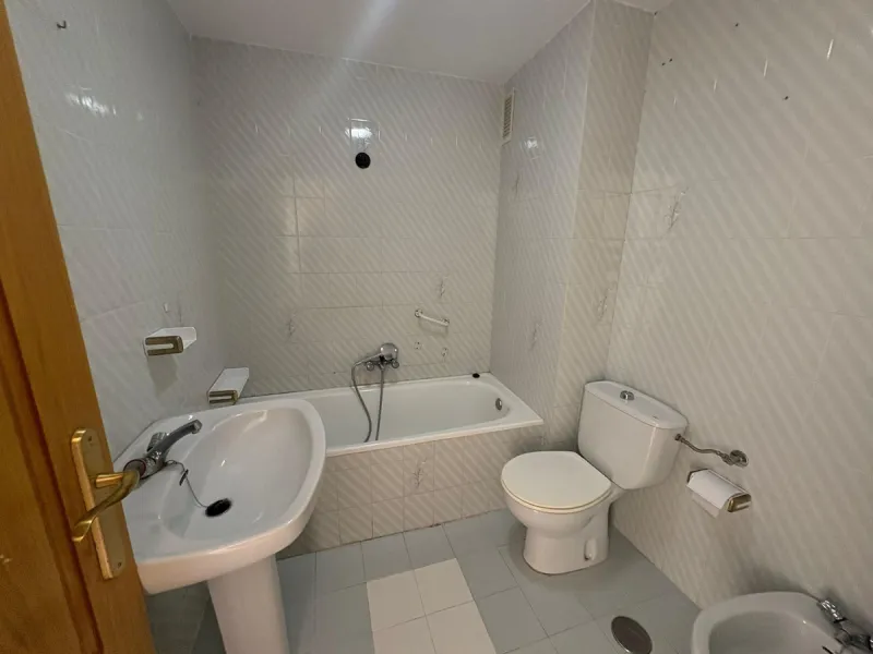 Apartment - Middle Floor Apartment в продаже в Fuengirola, Málaga. В доме 3 спален и 2 ванных комнат. Площадь дома 97 м²