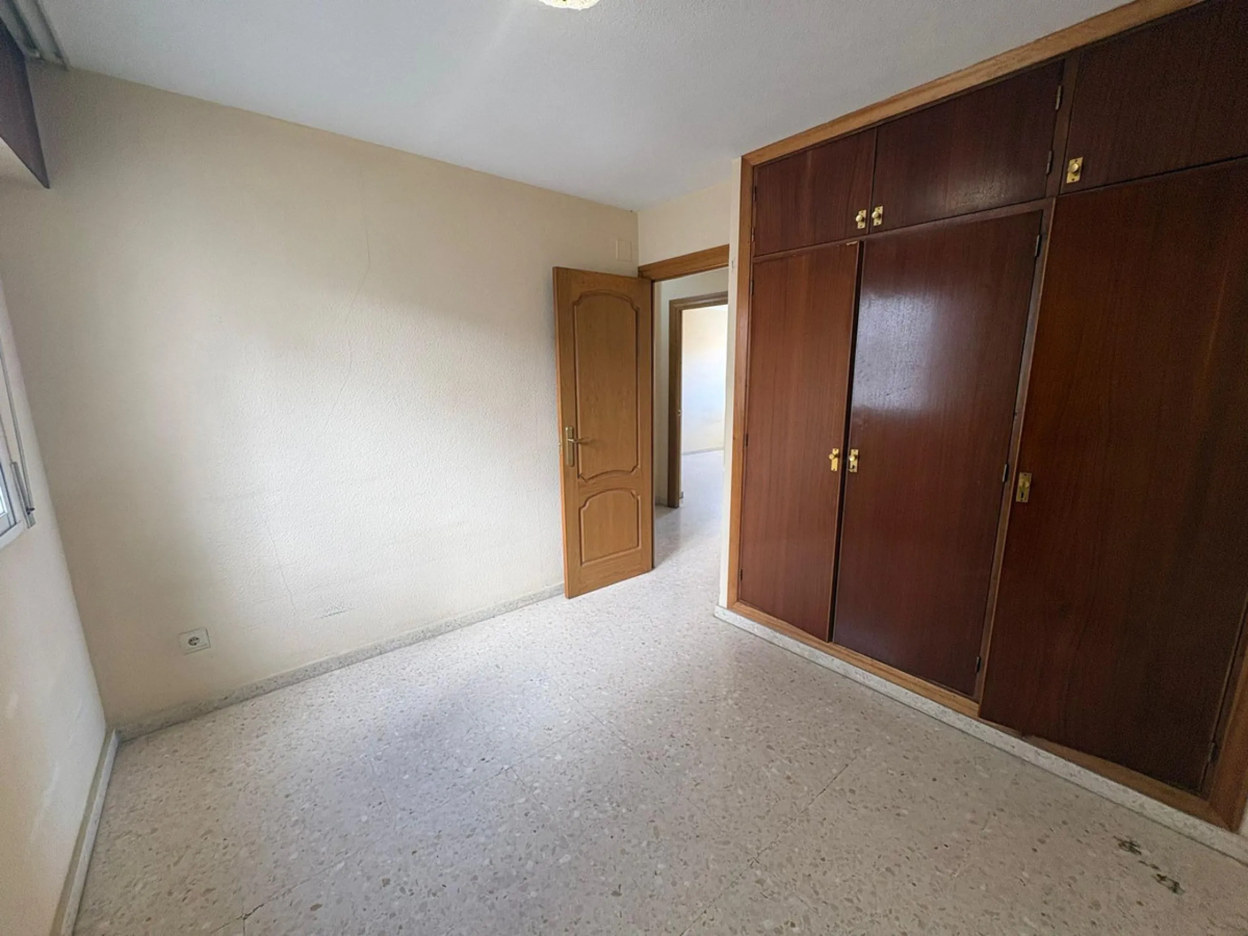 Apartment - Middle Floor Apartment в продаже в Fuengirola, Málaga. В доме 3 спален и 2 ванных комнат. Площадь дома 97 м²