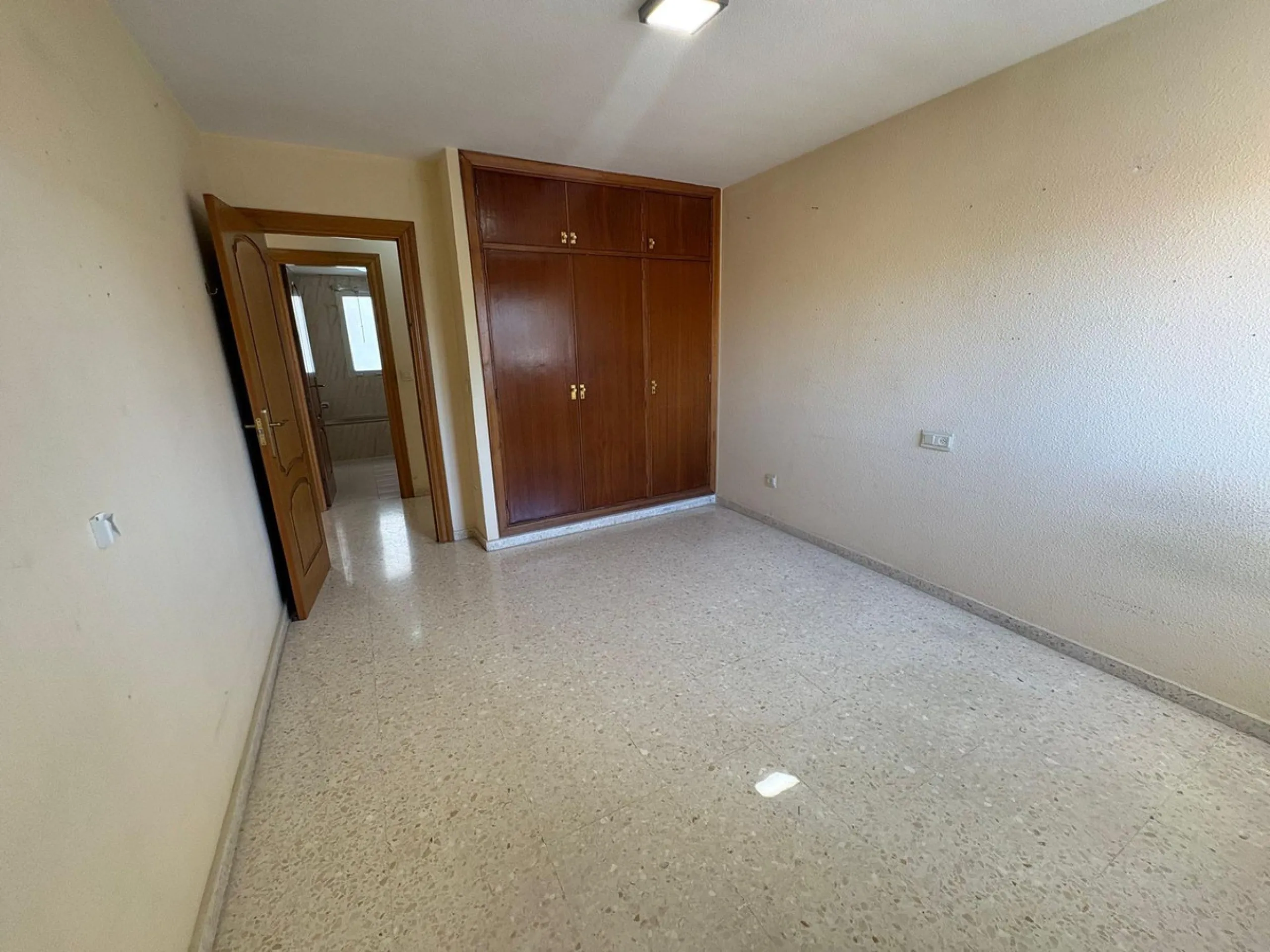 Apartment - Middle Floor Apartment в продаже в Fuengirola, Málaga. В доме 3 спален и 2 ванных комнат. Площадь дома 97 м²