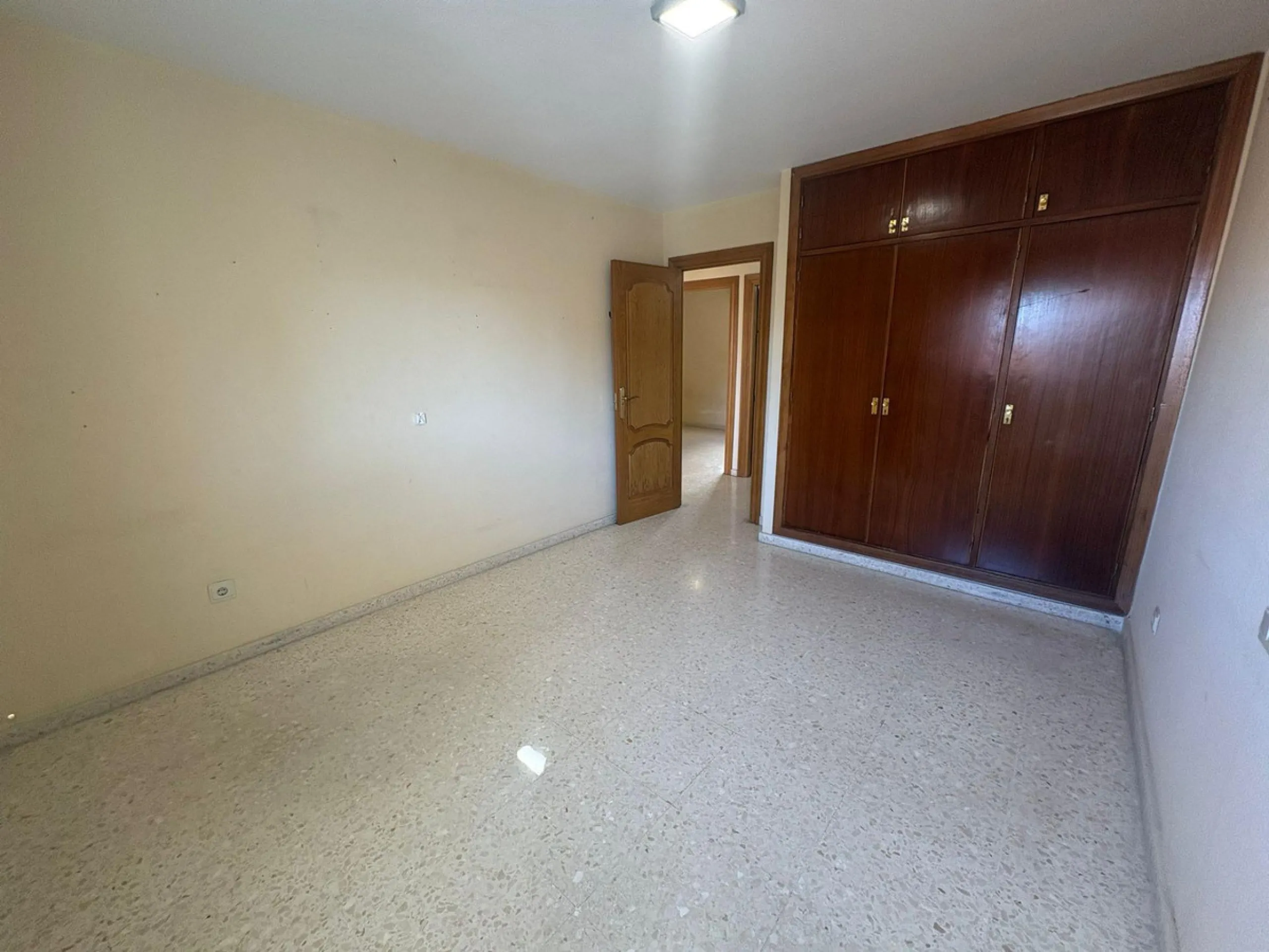 Apartment - Middle Floor Apartment в продаже в Fuengirola, Málaga. В доме 3 спален и 2 ванных комнат. Площадь дома 97 м²