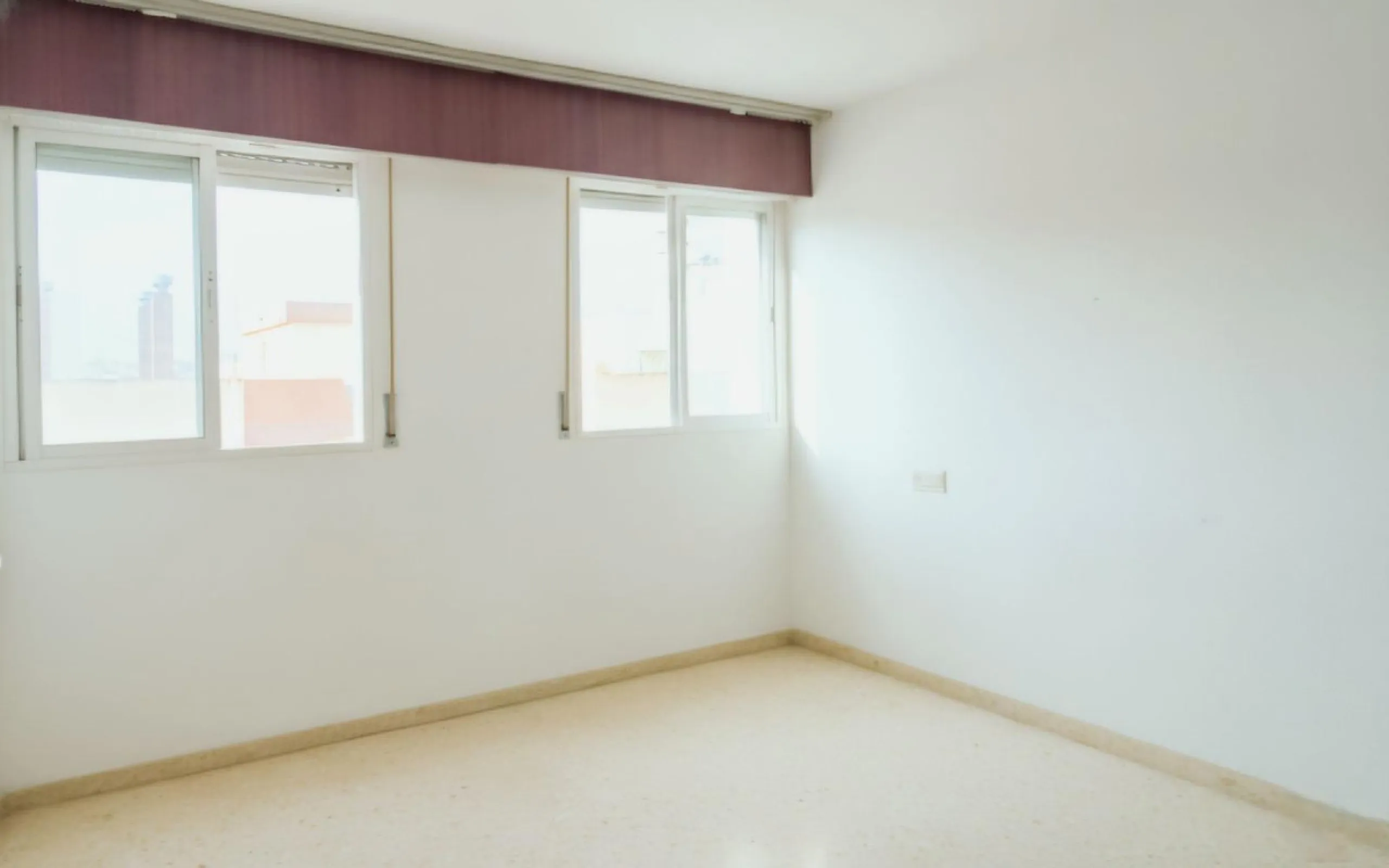 Apartment - Middle Floor Apartment в продаже в Fuengirola, Málaga. В доме 3 спален и 2 ванных комнат. Площадь дома 97 м²