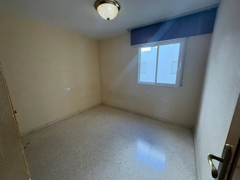 Apartment - Middle Floor Apartment в продаже в Fuengirola, Málaga. В доме 3 спален и 2 ванных комнат. Площадь дома 97 м²