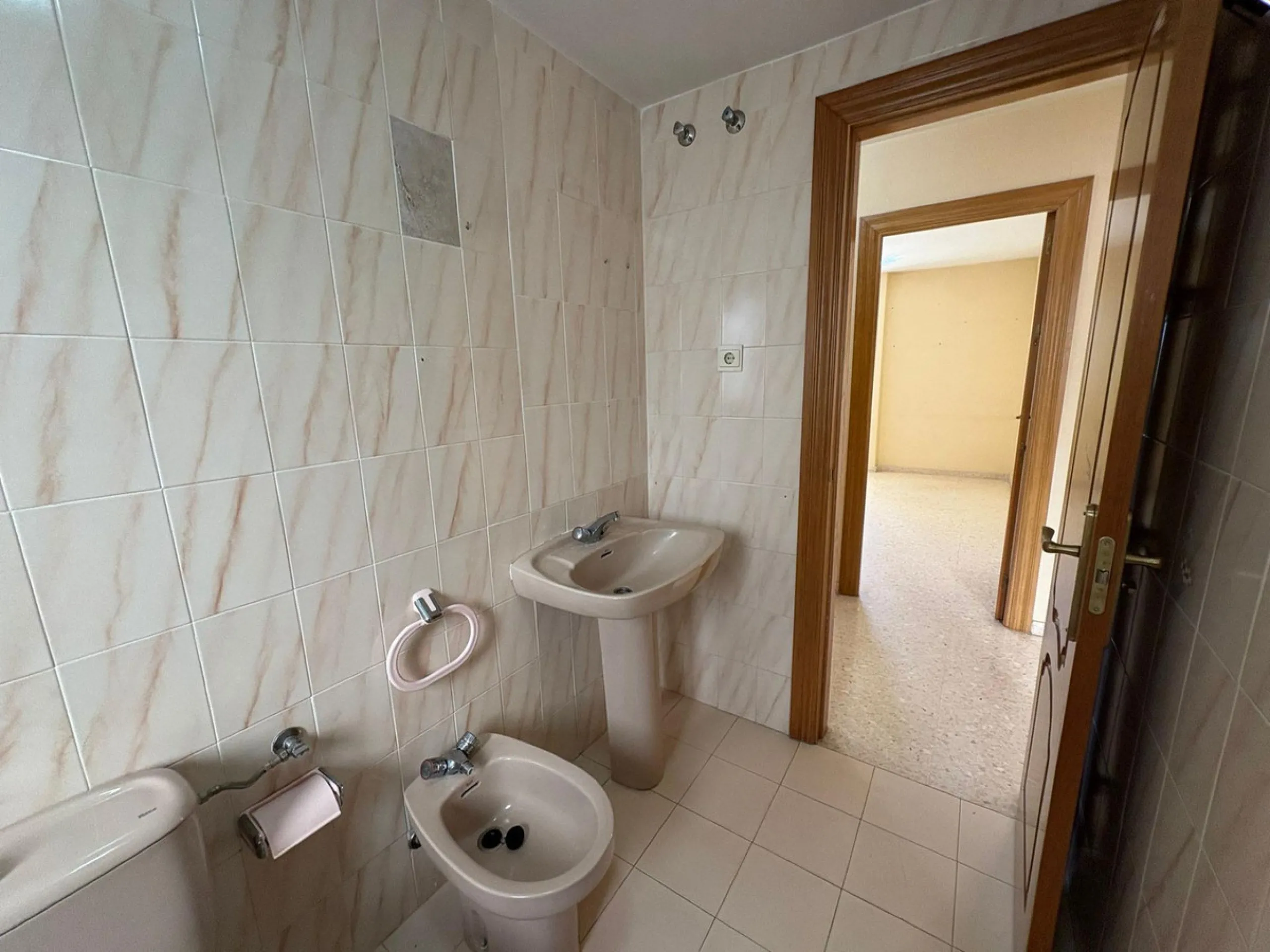 Apartment - Middle Floor Apartment в продаже в Fuengirola, Málaga. В доме 3 спален и 2 ванных комнат. Площадь дома 97 м²
