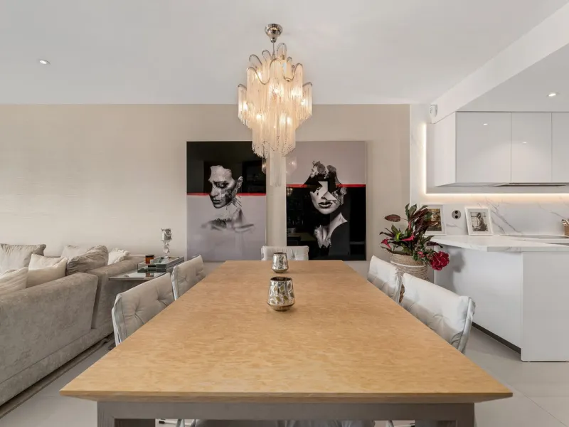 Apartment - Middle Floor Apartment в продаже в Marbella, Málaga. В доме 3 спален и 2 ванных комнат. Площадь дома 150 м²