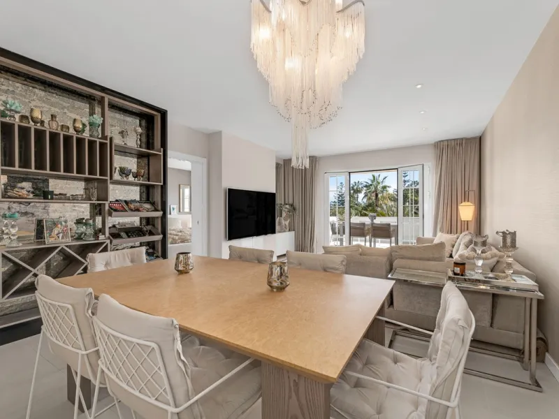 Apartment - Middle Floor Apartment в продаже в Marbella, Málaga. В доме 3 спален и 2 ванных комнат. Площадь дома 150 м²