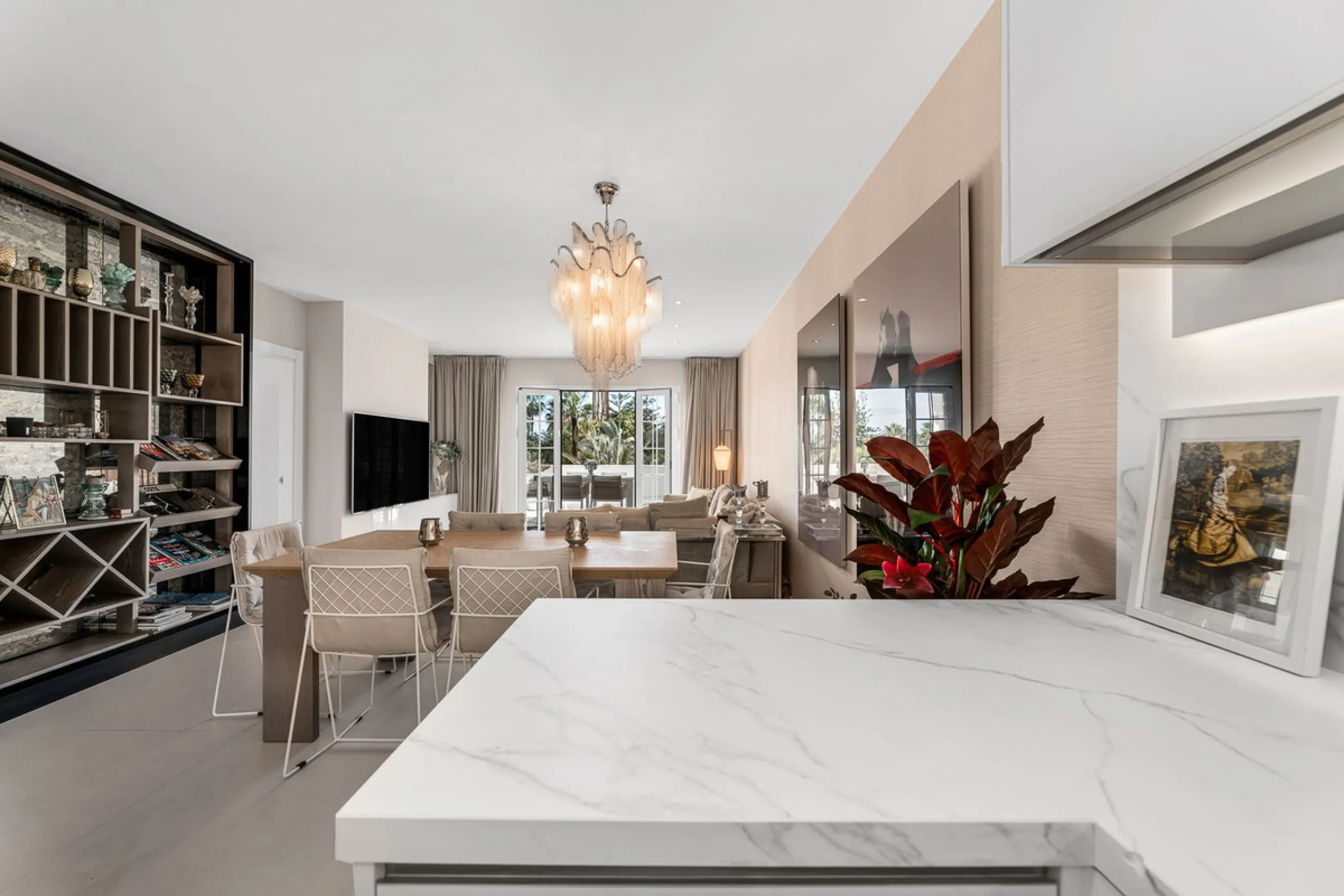 Apartment - Middle Floor Apartment в продаже в Marbella, Málaga. В доме 3 спален и 2 ванных комнат. Площадь дома 150 м²