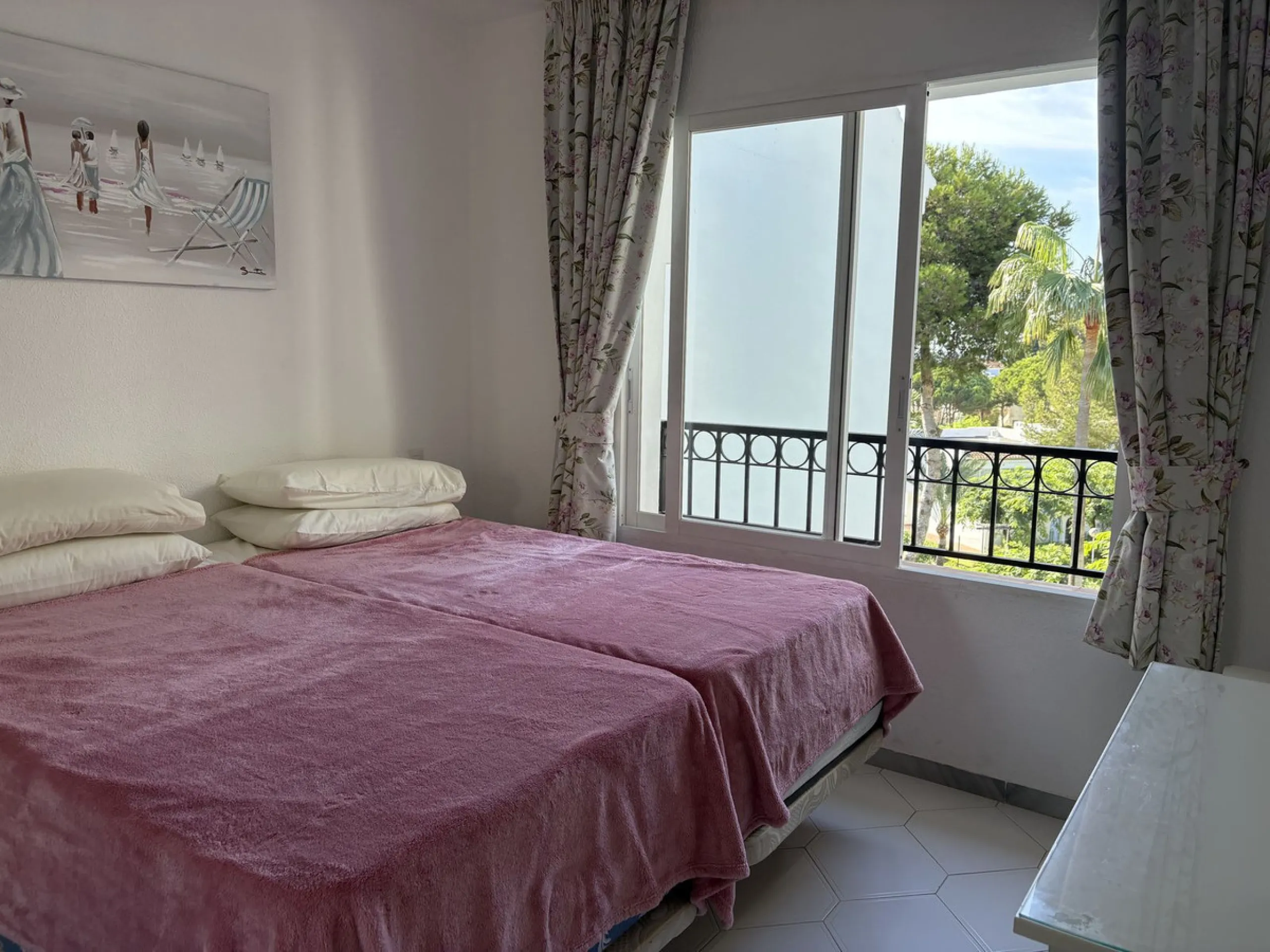 A beautiful second-floor apartment with a wonderful terrace and SEA VIEWS – the perfect vacation spot!