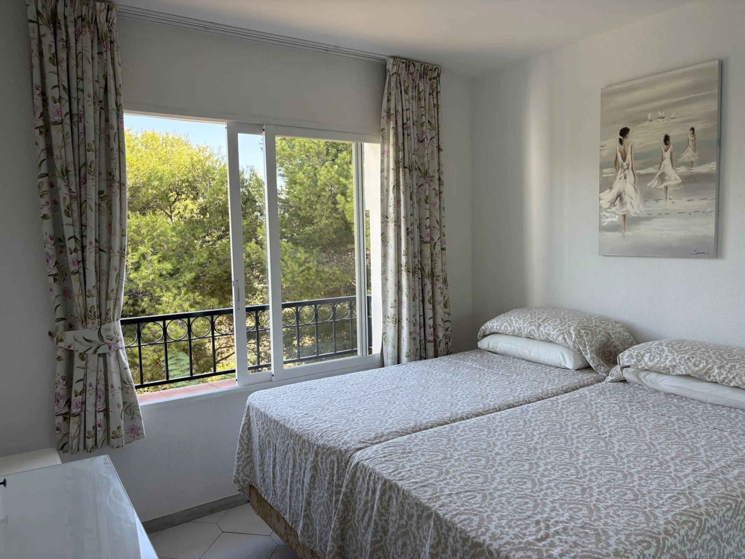 A beautiful second-floor apartment with a wonderful terrace and SEA VIEWS – the perfect vacation spot!