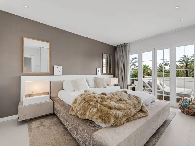Apartment - Middle Floor Apartment в продаже в Marbella, Málaga. В доме 3 спален и 2 ванных комнат. Площадь дома 150 м²