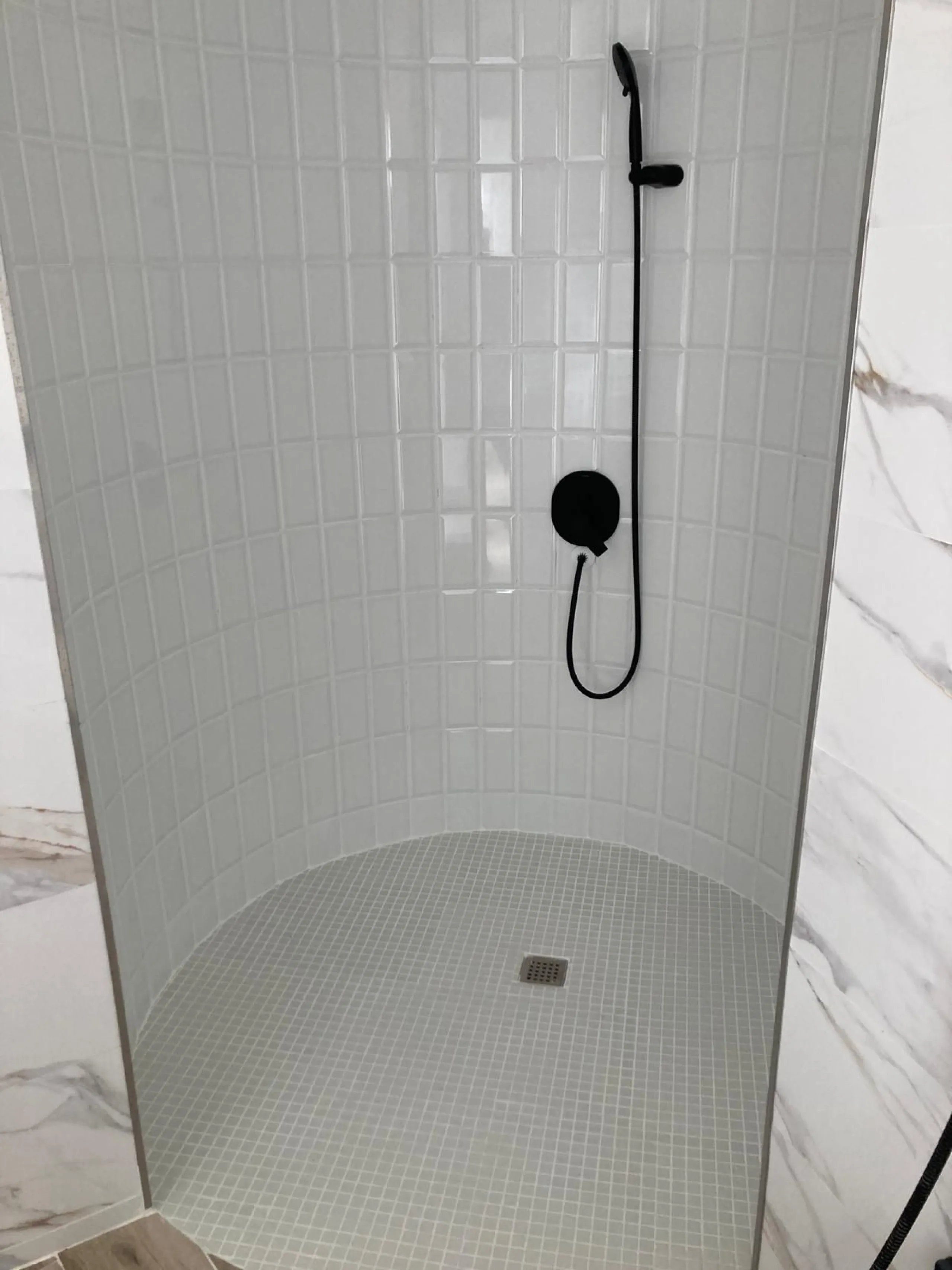 Apartment - Top Floor Apartment в продаже в Torremolinos, Málaga. В доме 2 спален и 1 ванных комнат. Площадь дома 60 м²