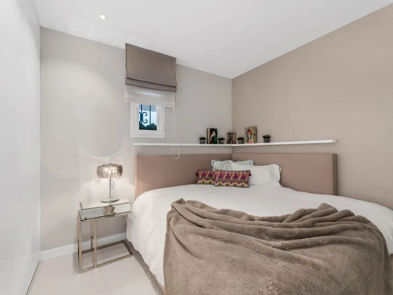 Apartment - Middle Floor Apartment в продаже в Marbella, Málaga. В доме 3 спален и 2 ванных комнат. Площадь дома 150 м²