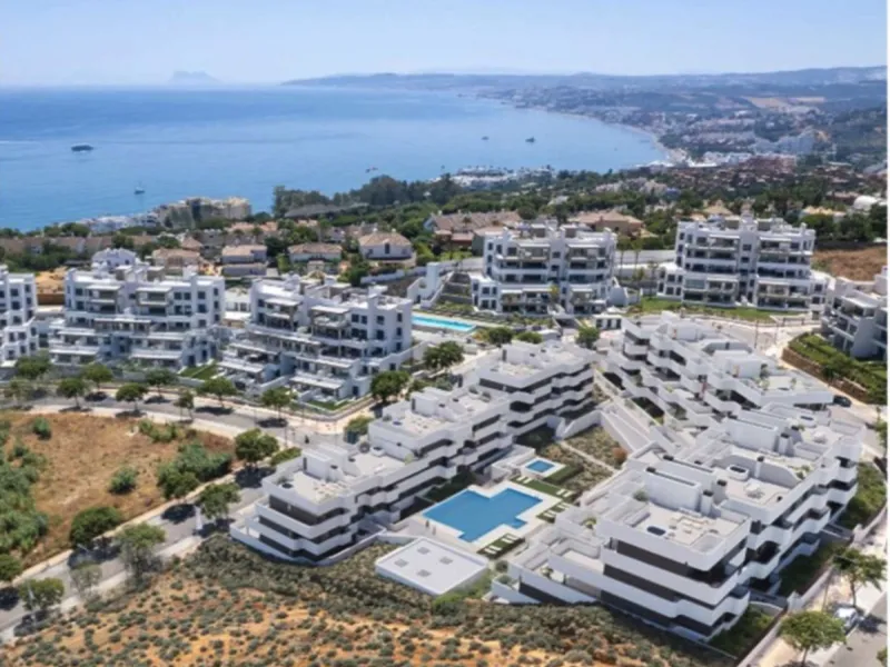 Stunning Modern 3-Bedroom Apartment with Sea Views and Expansive 115 m² Terrace in South Place, Las Mesas – Estepona