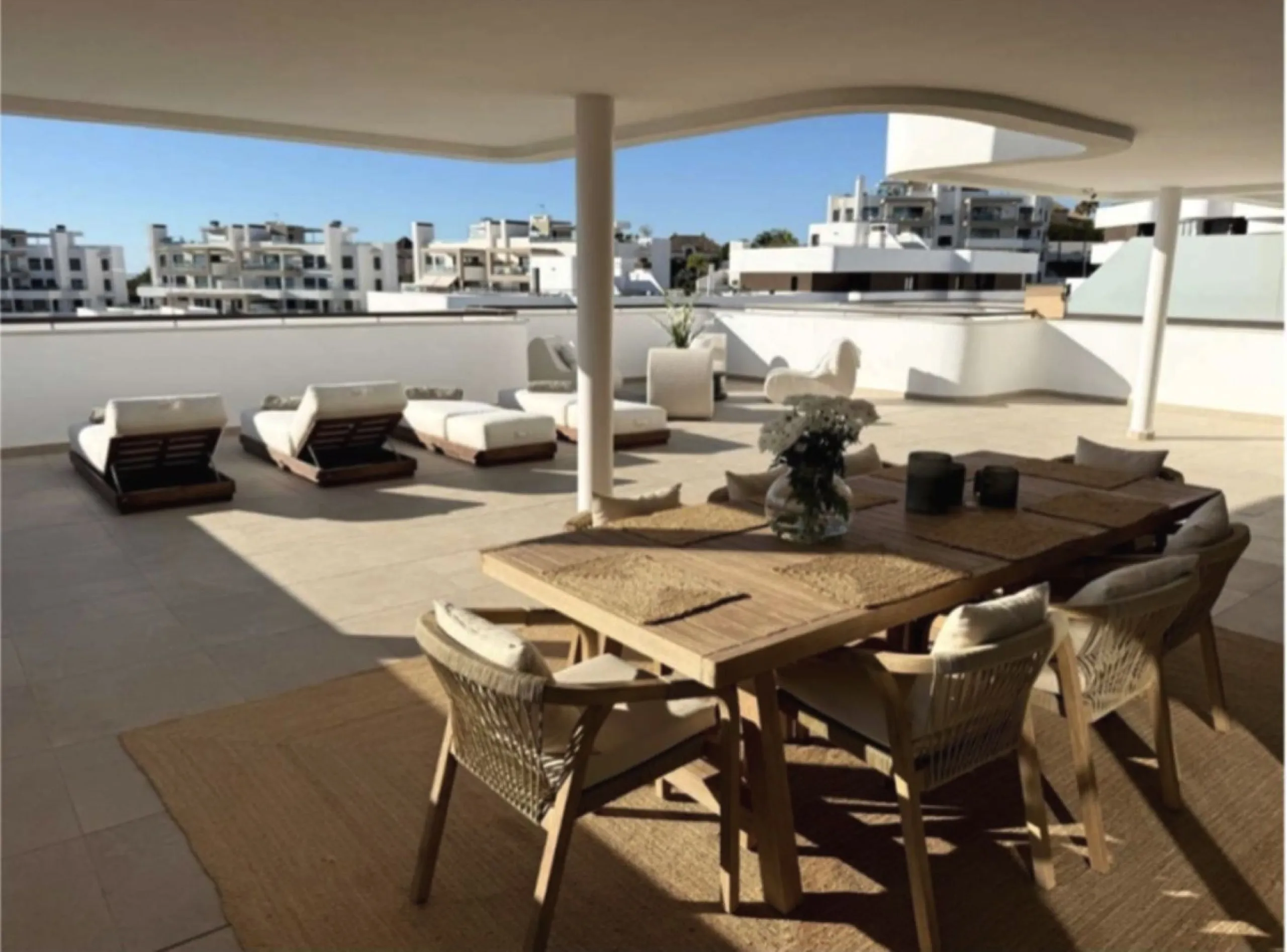 Stunning Modern 3-Bedroom Apartment with Sea Views and Expansive 115 m² Terrace in South Place, Las Mesas – Estepona