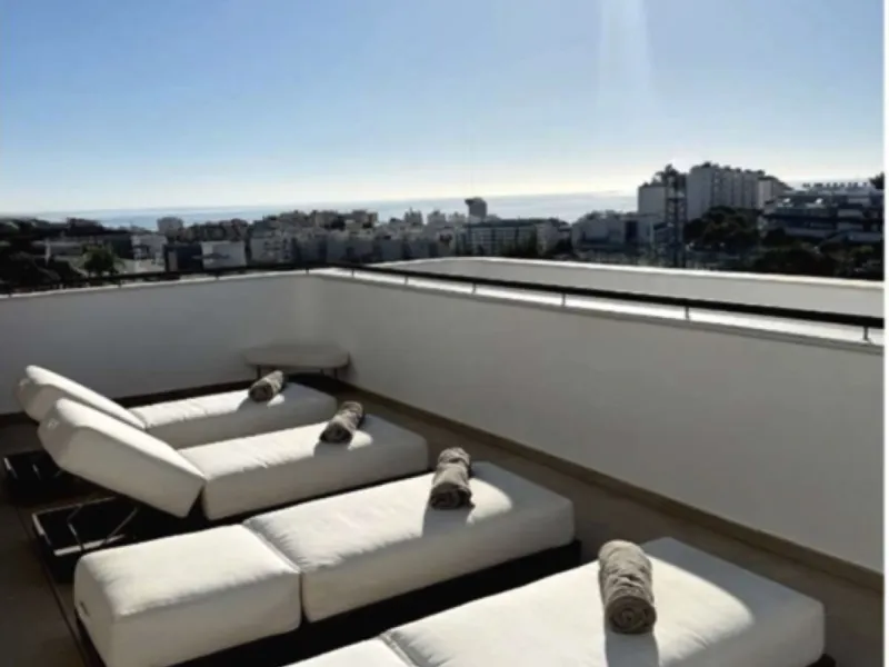 Stunning Modern 3-Bedroom Apartment with Sea Views and Expansive 115 m² Terrace in South Place, Las Mesas – Estepona