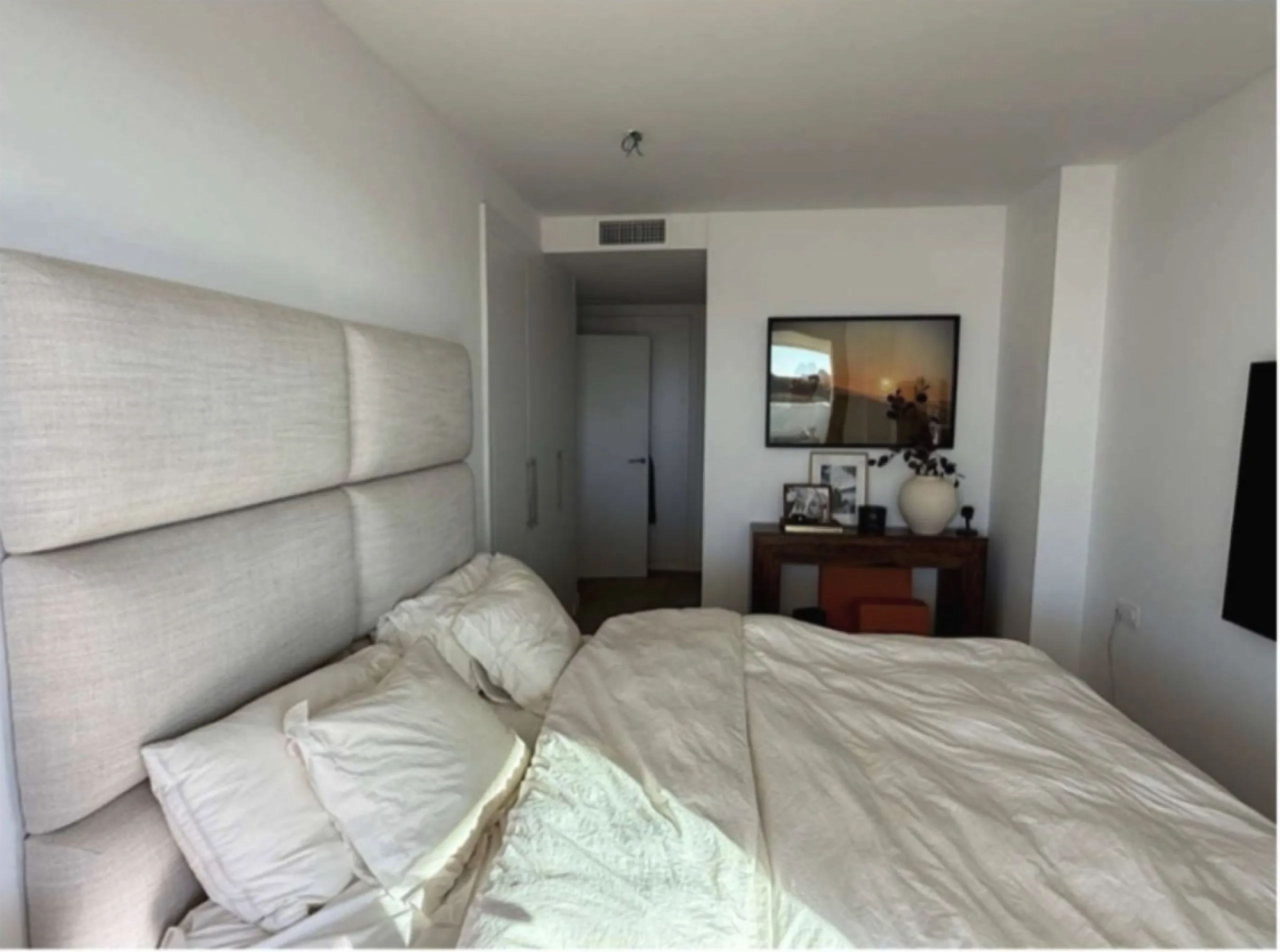 Stunning Modern 3-Bedroom Apartment with Sea Views and Expansive 115 m² Terrace in South Place, Las Mesas – Estepona