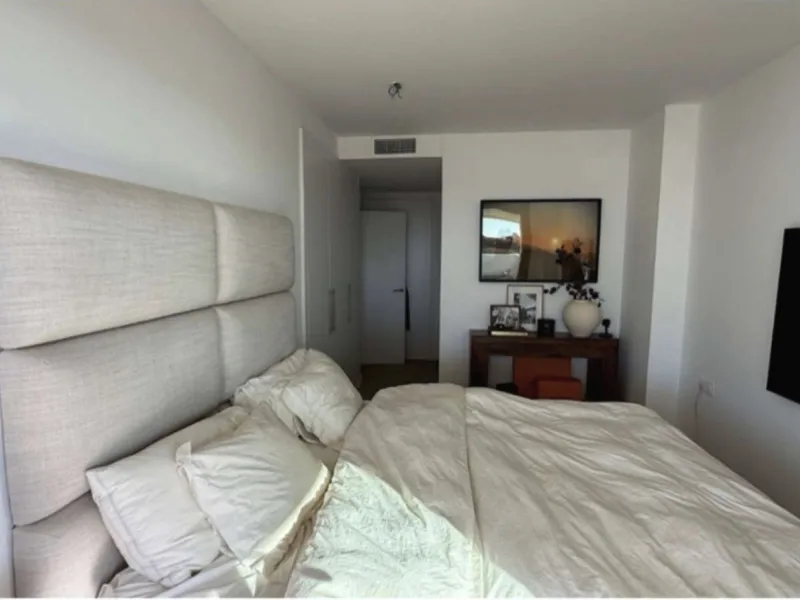 Stunning Modern 3-Bedroom Apartment with Sea Views and Expansive 115 m² Terrace in South Place, Las Mesas – Estepona