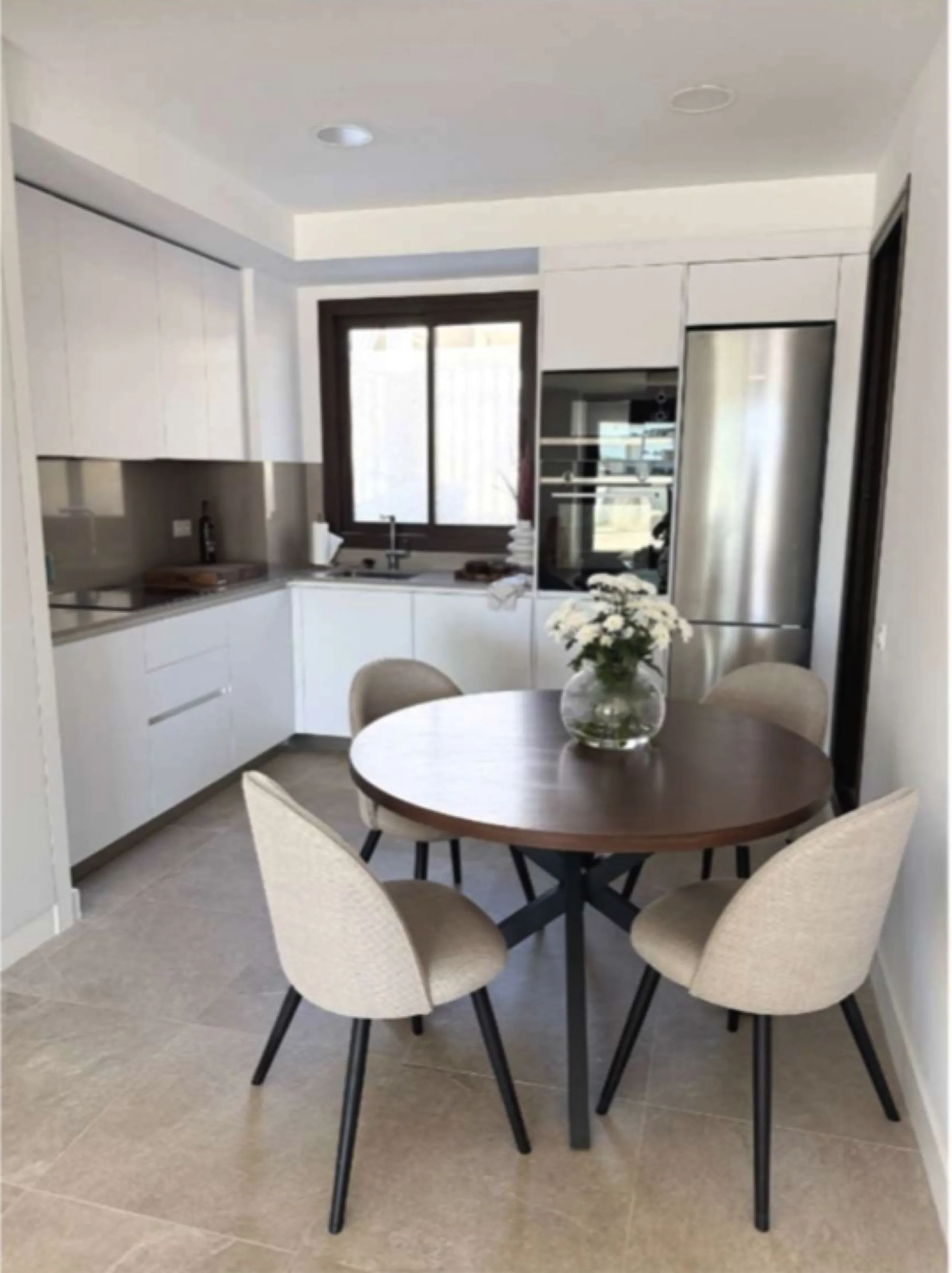 Stunning Modern 3-Bedroom Apartment with Sea Views and Expansive 115 m² Terrace in South Place, Las Mesas – Estepona