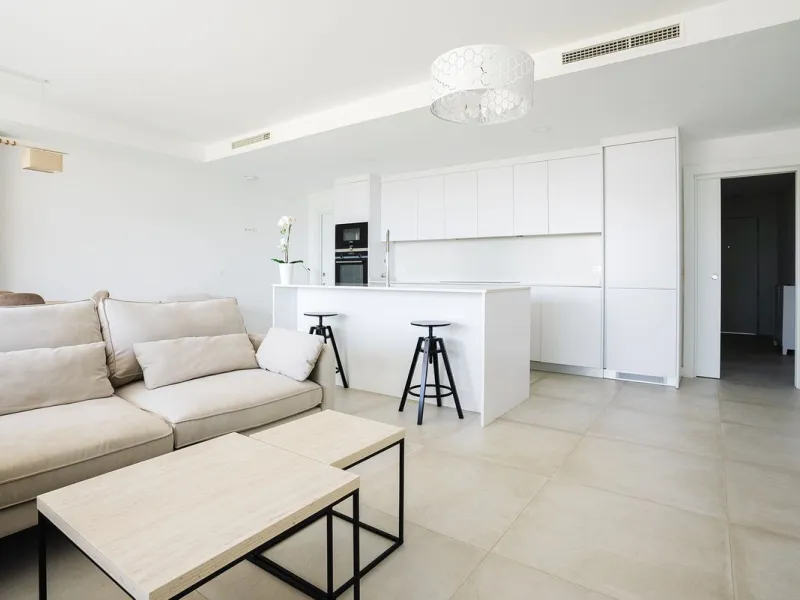 Elegant modern townhouse 500 m from the sea: comfort, style, and nature