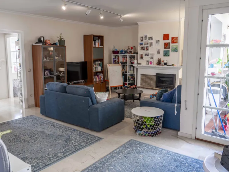 Apartment - Middle Floor Apartment в продаже в Estepona, Málaga. В доме 3 спален и 2 ванных комнат. Площадь дома 141 м²
