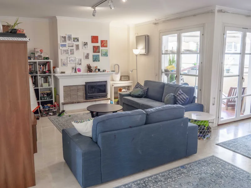 Apartment - Middle Floor Apartment в продаже в Estepona, Málaga. В доме 3 спален и 2 ванных комнат. Площадь дома 141 м²