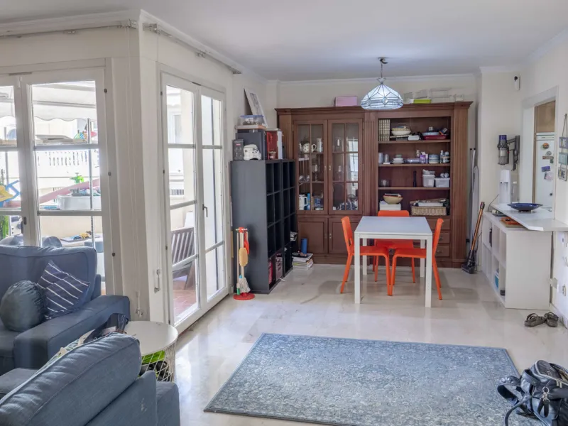 Apartment - Middle Floor Apartment в продаже в Estepona, Málaga. В доме 3 спален и 2 ванных комнат. Площадь дома 141 м²
