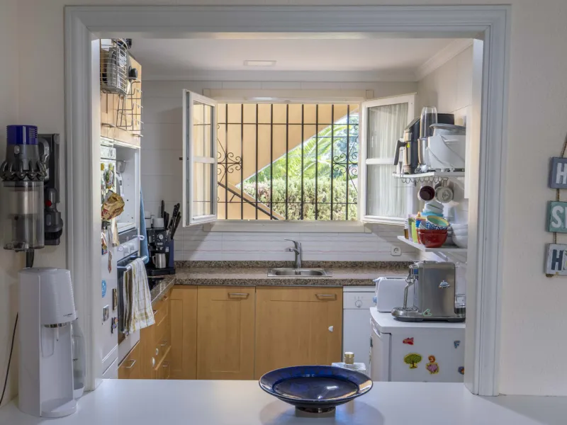 Apartment - Middle Floor Apartment в продаже в Estepona, Málaga. В доме 3 спален и 2 ванных комнат. Площадь дома 141 м²