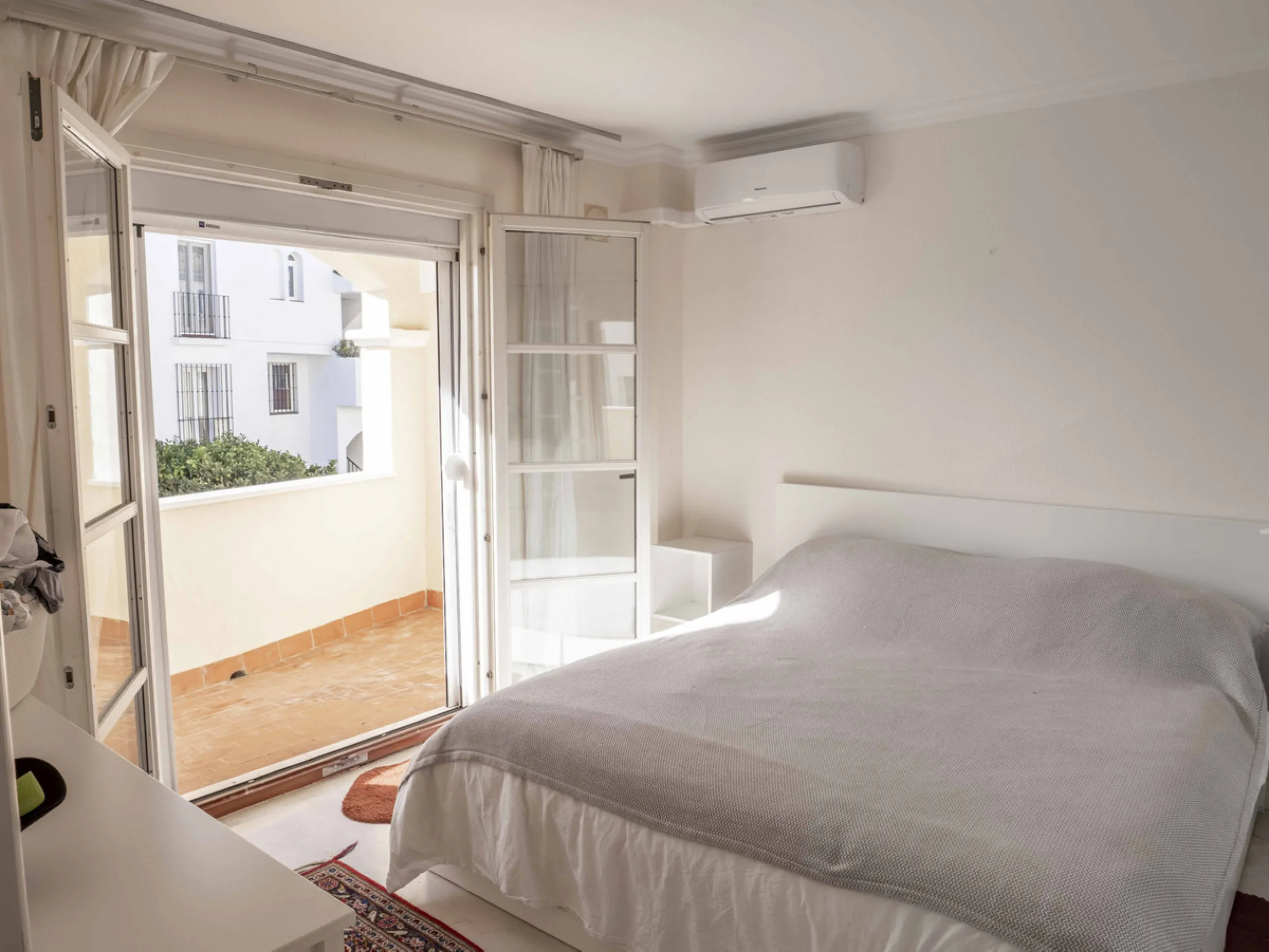 Apartment - Middle Floor Apartment в продаже в Estepona, Málaga. В доме 3 спален и 2 ванных комнат. Площадь дома 141 м²
