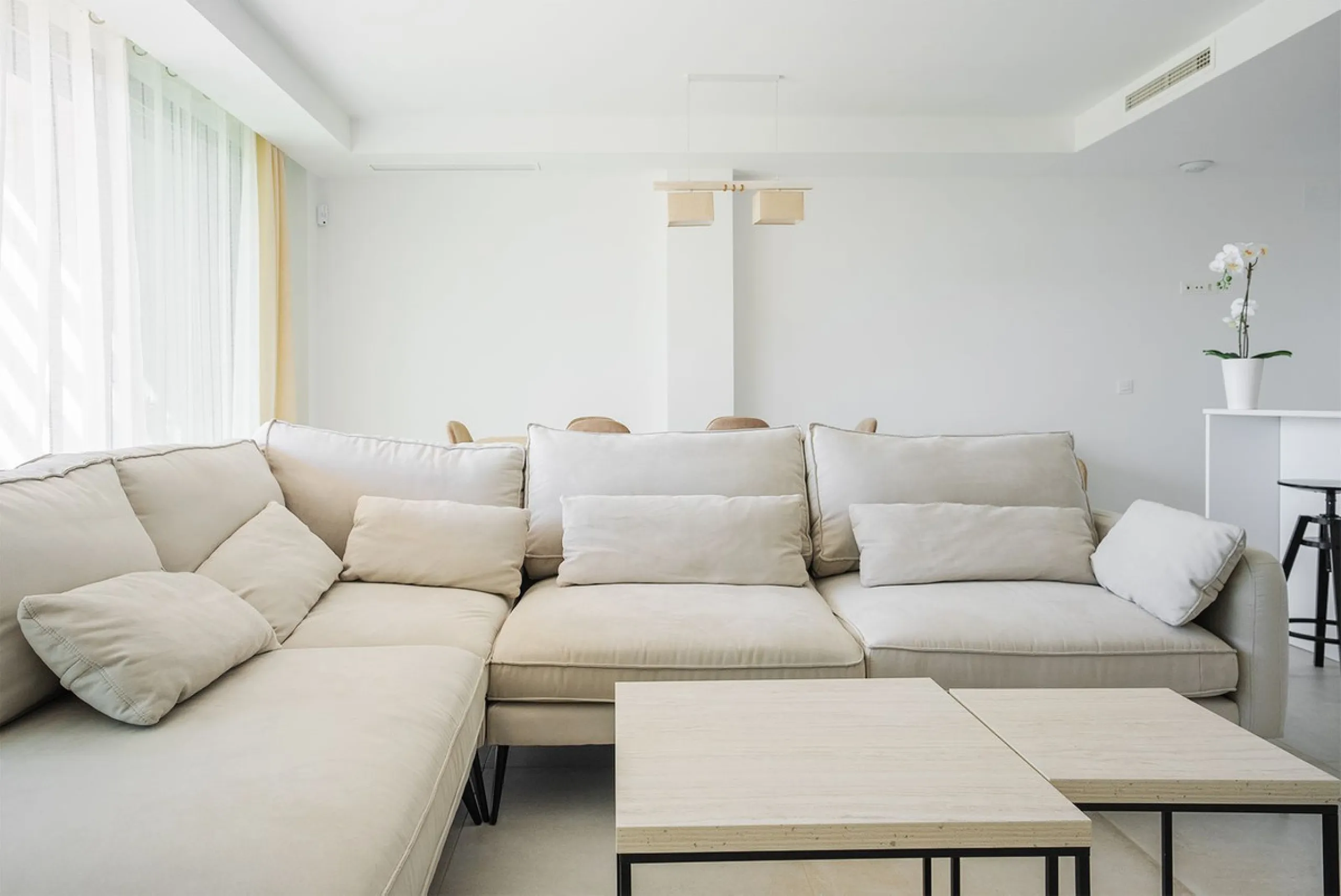 Elegant modern townhouse 500 m from the sea: comfort, style, and nature