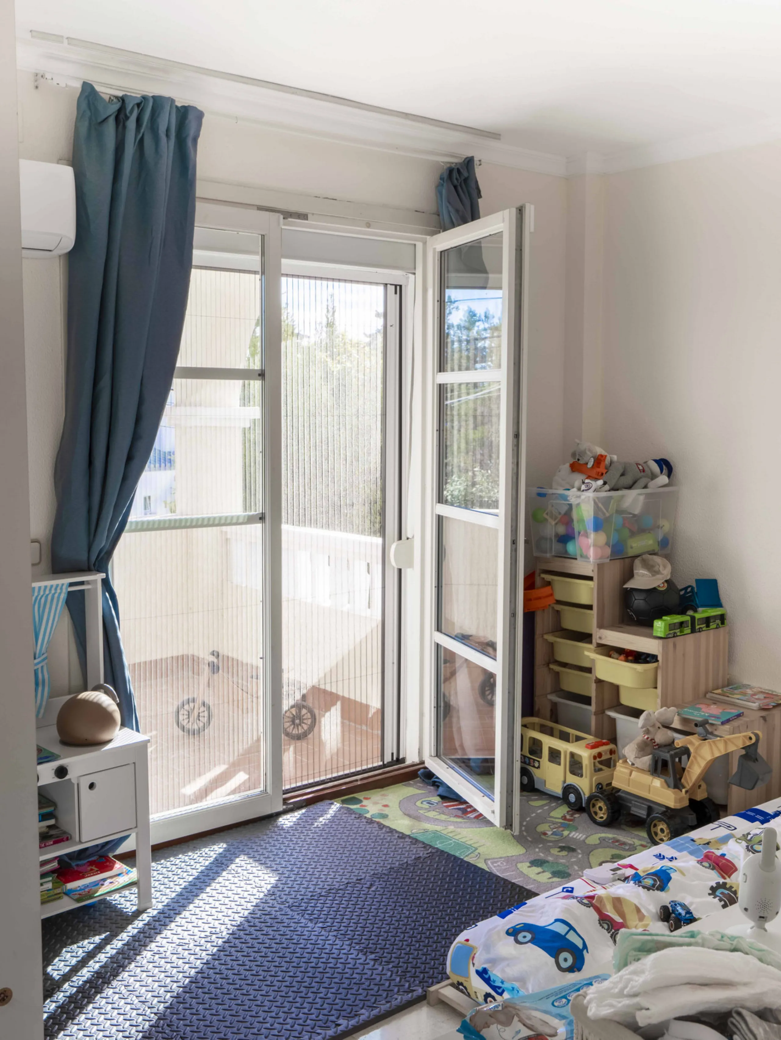 Apartment - Middle Floor Apartment в продаже в Estepona, Málaga. В доме 3 спален и 2 ванных комнат. Площадь дома 141 м²