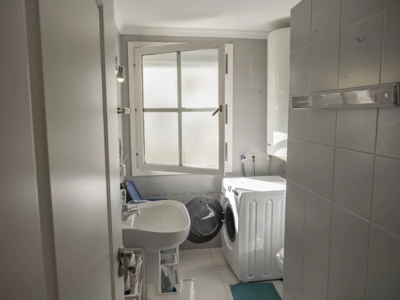 Apartment - Middle Floor Apartment в продаже в Estepona, Málaga. В доме 3 спален и 2 ванных комнат. Площадь дома 141 м²