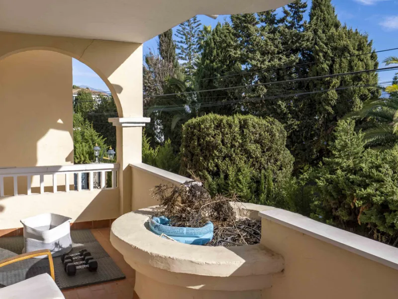 Apartment - Middle Floor Apartment в продаже в Estepona, Málaga. В доме 3 спален и 2 ванных комнат. Площадь дома 141 м²