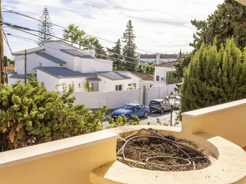 Apartment - Middle Floor Apartment в продаже в Estepona, Málaga. В доме 3 спален и 2 ванных комнат. Площадь дома 141 м²