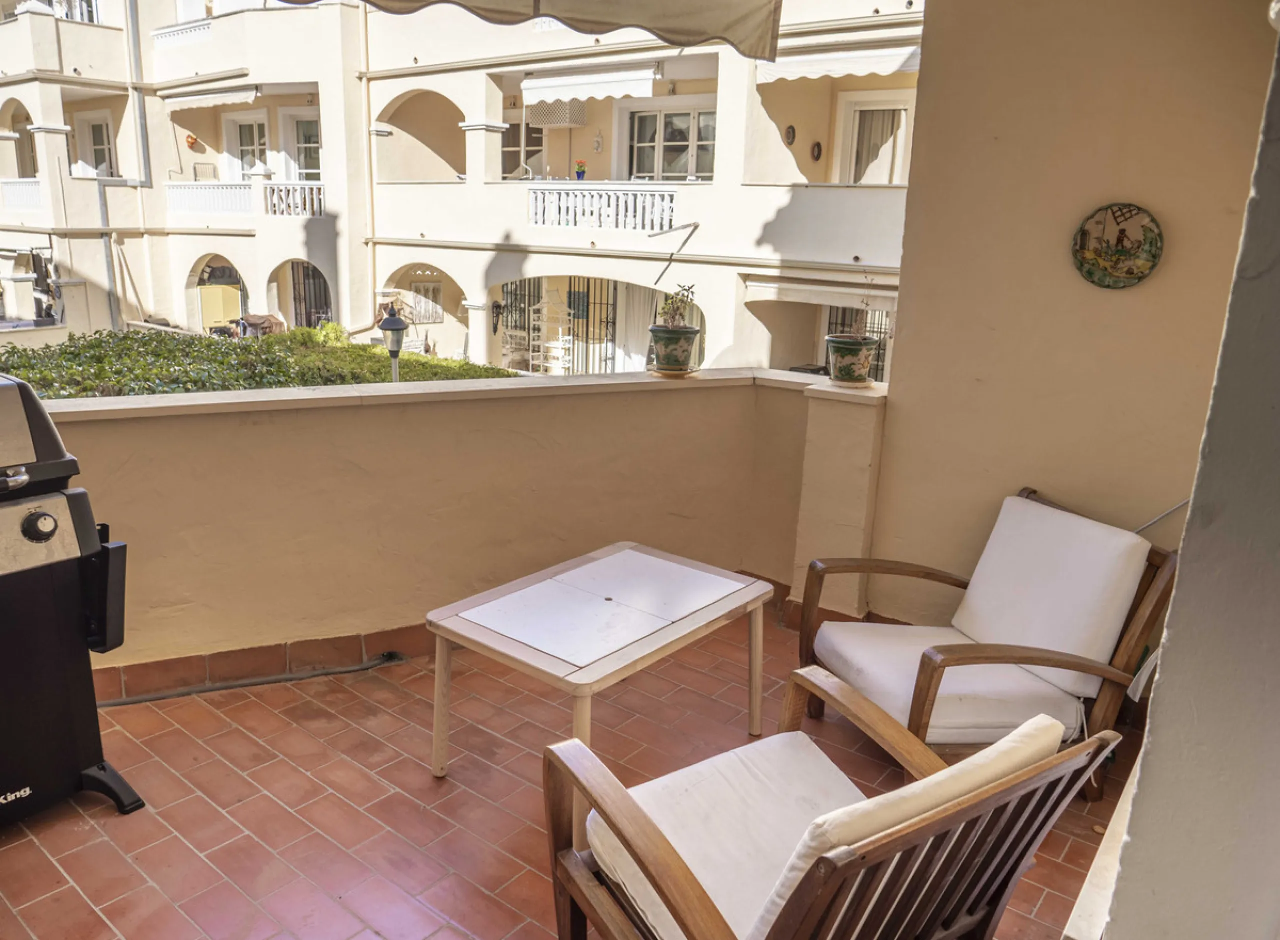 Apartment - Middle Floor Apartment в продаже в Estepona, Málaga. В доме 3 спален и 2 ванных комнат. Площадь дома 141 м²