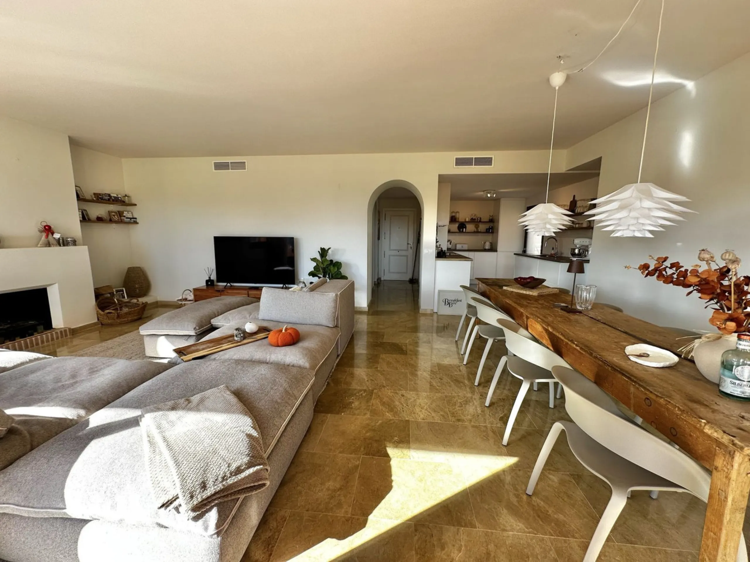 Stunning refurbished corner penthouse for sale in Coto Real La Duquesa, offering a rare opportunity to own a luxury three bedroom penthouse on the Costa del Sol. This exceptional property features panoramic sea views and golf views, making it an ideal cho