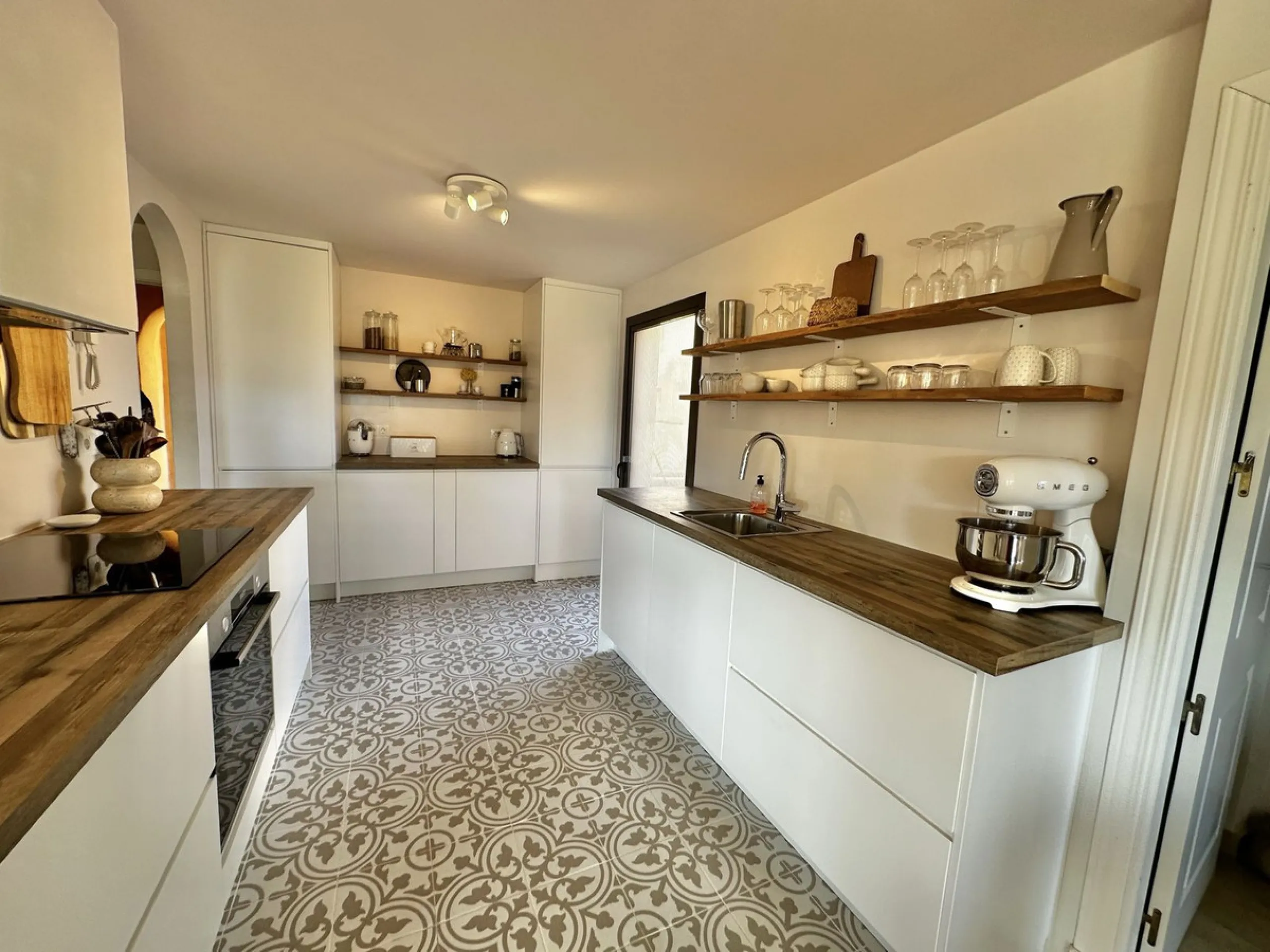 Stunning refurbished corner penthouse for sale in Coto Real La Duquesa, offering a rare opportunity to own a luxury three bedroom penthouse on the Costa del Sol. This exceptional property features panoramic sea views and golf views, making it an ideal cho