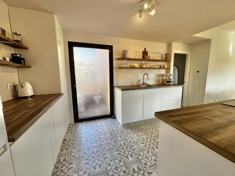 Stunning refurbished corner penthouse for sale in Coto Real La Duquesa, offering a rare opportunity to own a luxury three bedroom penthouse on the Costa del Sol. This exceptional property features panoramic sea views and golf views, making it an ideal cho
