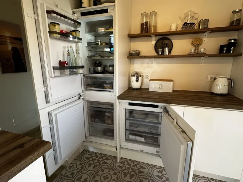 Stunning refurbished corner penthouse for sale in Coto Real La Duquesa, offering a rare opportunity to own a luxury three bedroom penthouse on the Costa del Sol. This exceptional property features panoramic sea views and golf views, making it an ideal cho