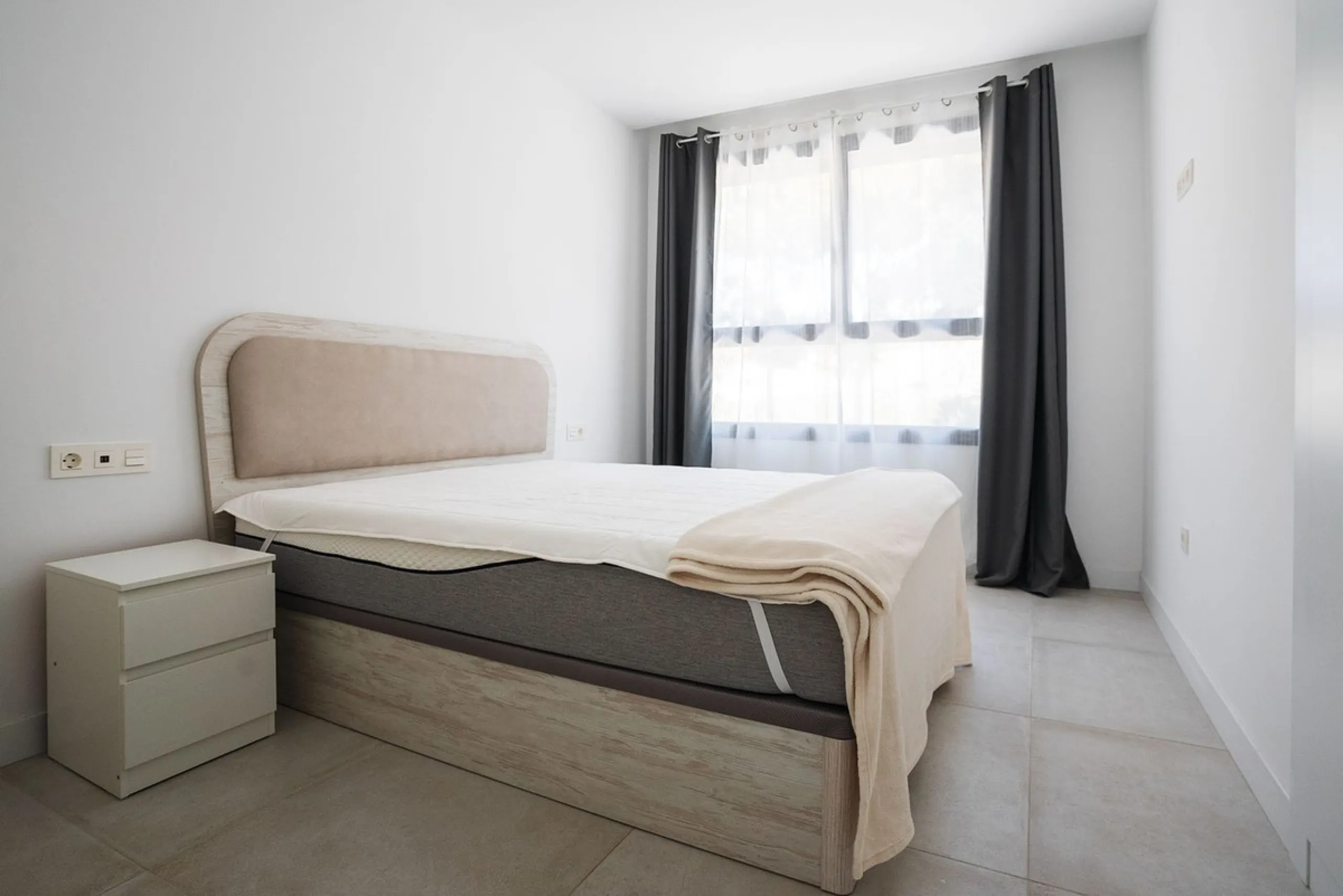 Elegant modern townhouse 500 m from the sea: comfort, style, and nature