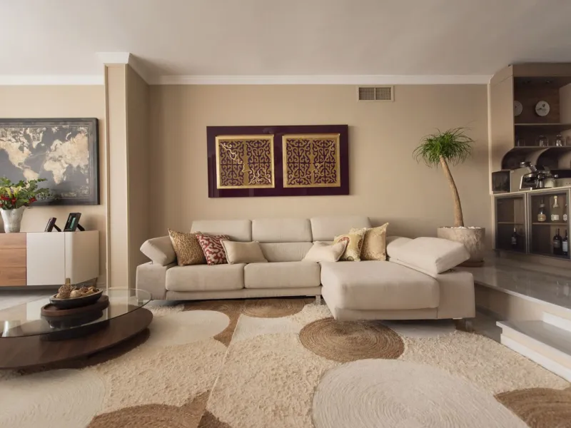 Discover this elegant, fully renovated west-facing townhouse, located in a quiet and well-maintained residential area in the heart of Aloha.