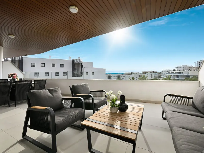 This modern apartment is situated in the sought-after area of El Higueron, Fuengirola, Malaga, offering a blend of comfort, style, and convenience. Boasting two spacious bedrooms and two bathrooms, including a luxurious en-suite, the property provides an 