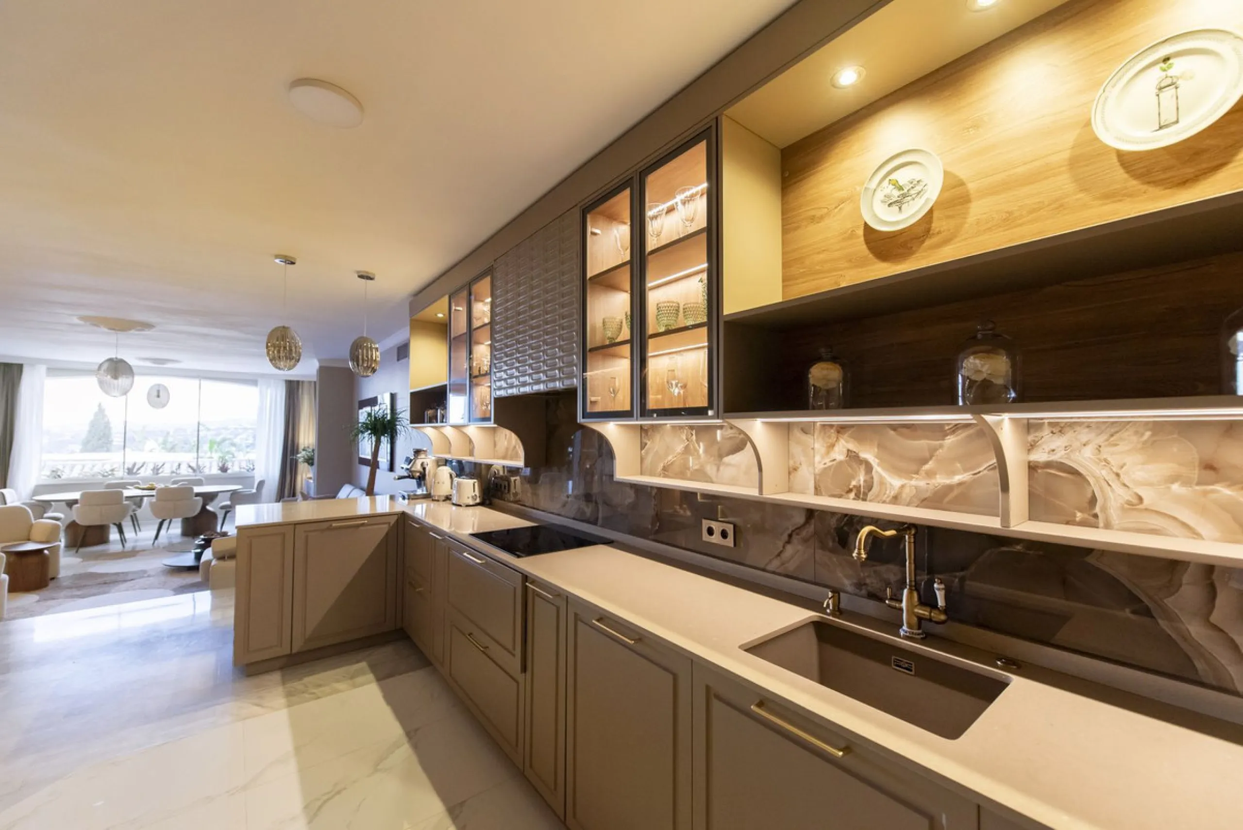 Discover this elegant, fully renovated west-facing townhouse, located in a quiet and well-maintained residential area in the heart of Aloha.