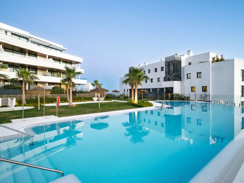 This modern apartment is situated in the sought-after area of El Higueron, Fuengirola, Malaga, offering a blend of comfort, style, and convenience. Boasting two spacious bedrooms and two bathrooms, including a luxurious en-suite, the property provides an 
