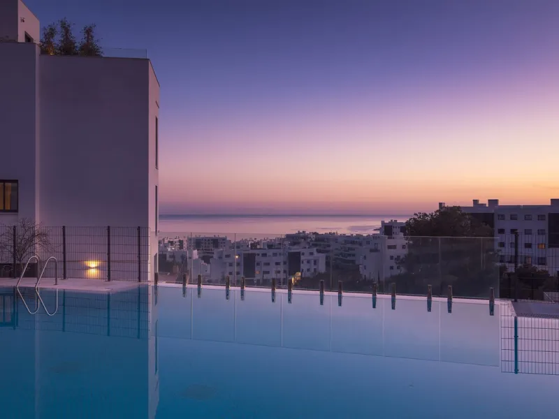 This modern apartment is situated in the sought-after area of El Higueron, Fuengirola, Malaga, offering a blend of comfort, style, and convenience. Boasting two spacious bedrooms and two bathrooms, including a luxurious en-suite, the property provides an 