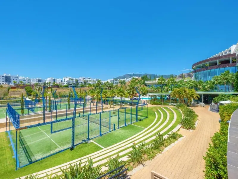 This modern apartment is situated in the sought-after area of El Higueron, Fuengirola, Malaga, offering a blend of comfort, style, and convenience. Boasting two spacious bedrooms and two bathrooms, including a luxurious en-suite, the property provides an 