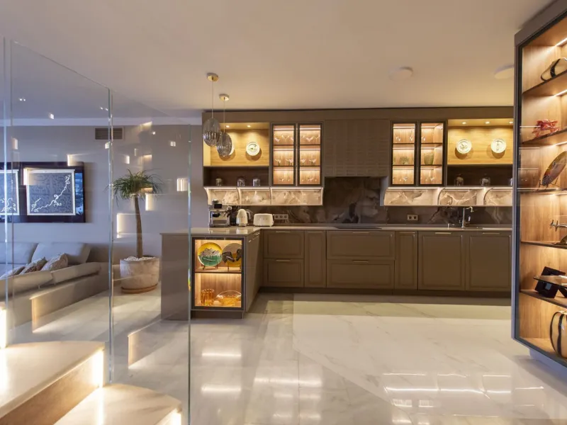 Discover this elegant, fully renovated west-facing townhouse, located in a quiet and well-maintained residential area in the heart of Aloha.