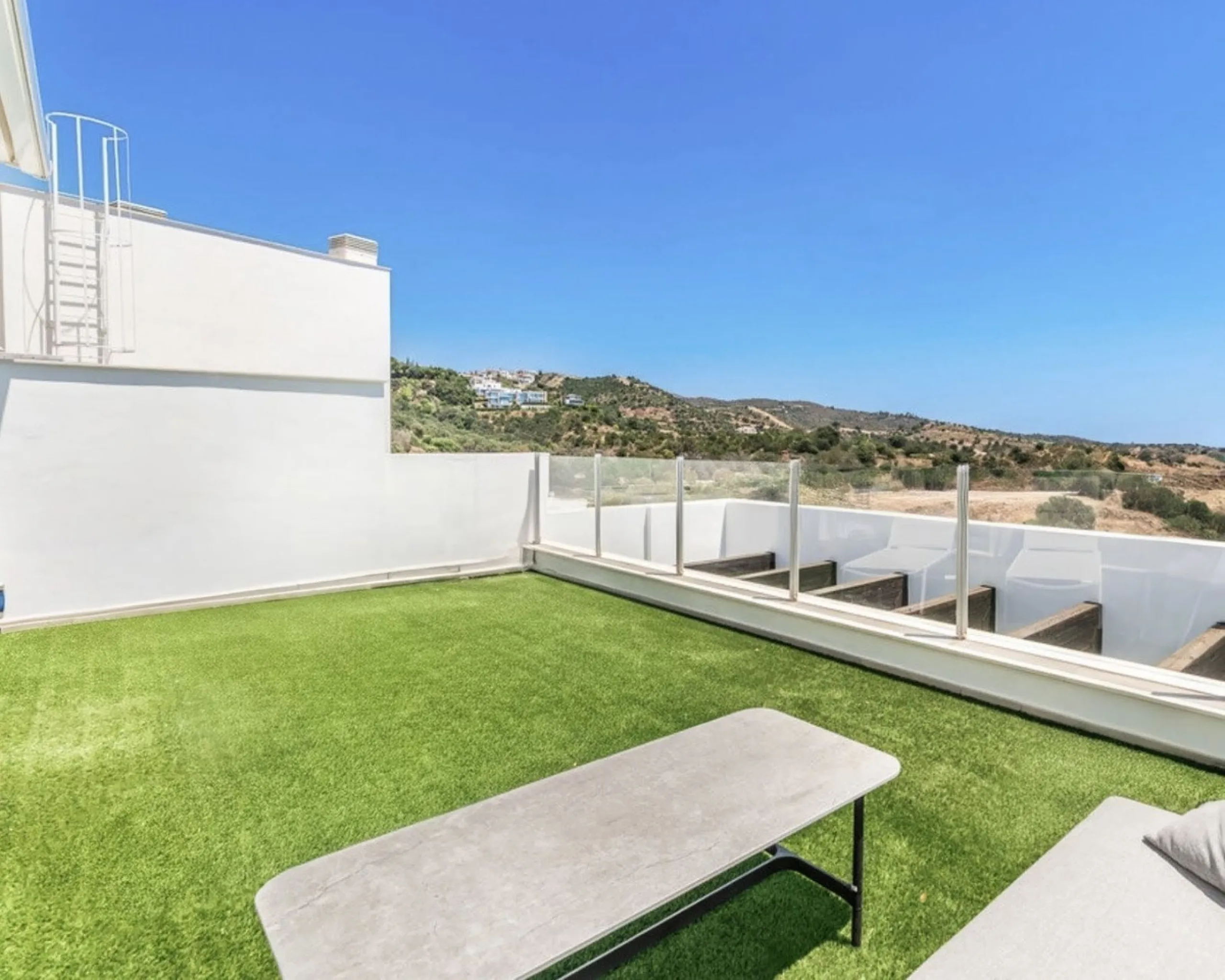 Apartment - Penthouse в продаже в Marbella, Málaga. В доме 3 спален и 3 ванных комнат. Площадь дома 195 м²