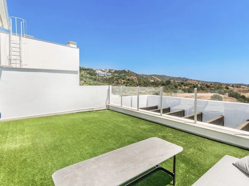 Apartment - Penthouse в продаже в Marbella, Málaga. В доме 3 спален и 3 ванных комнат. Площадь дома 195 м²