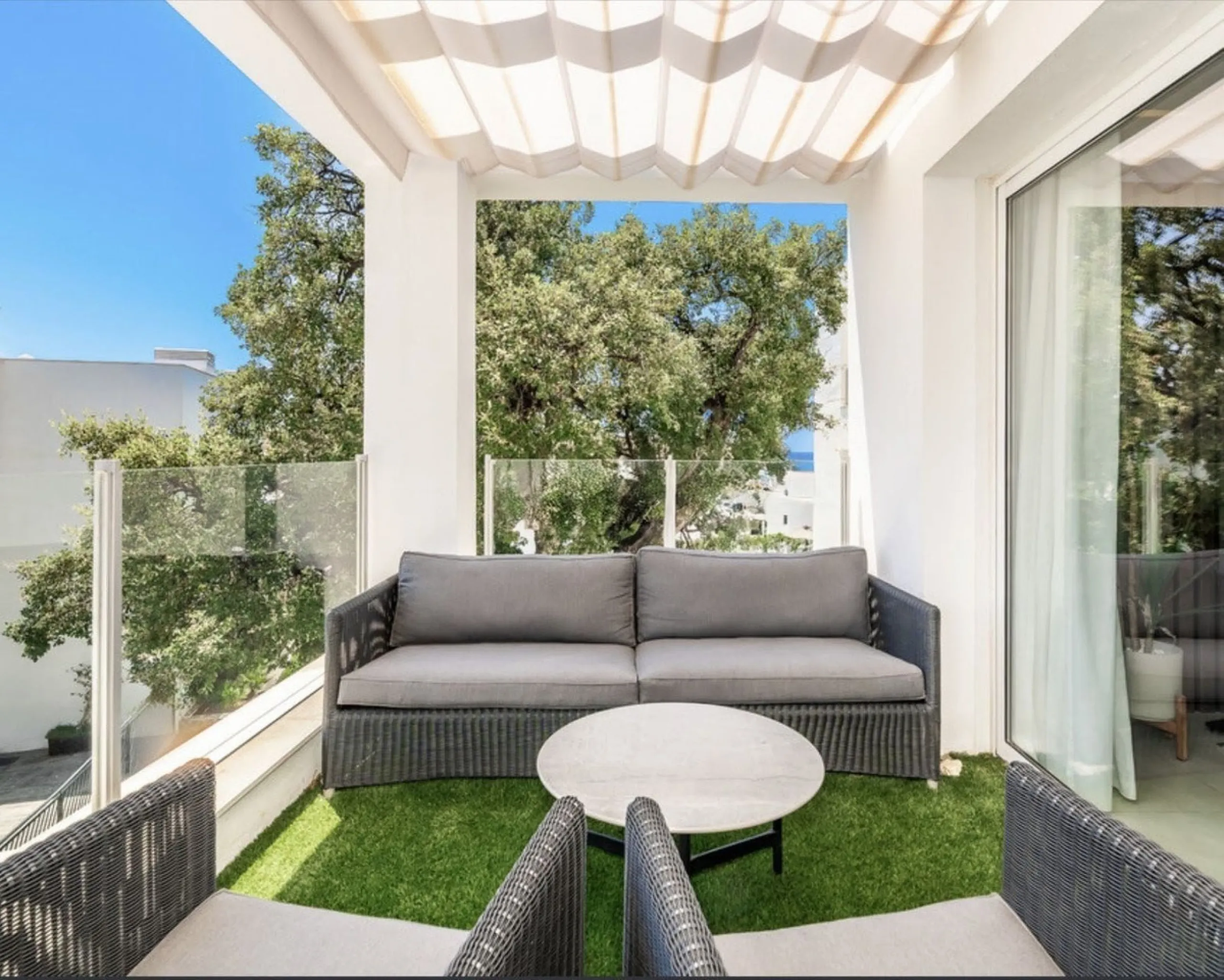 Apartment - Penthouse в продаже в Marbella, Málaga. В доме 3 спален и 3 ванных комнат. Площадь дома 195 м²