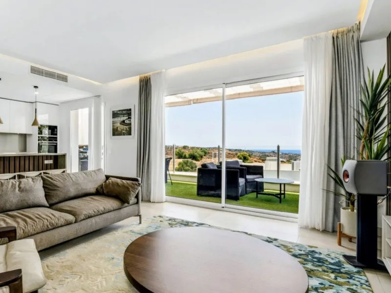 Apartment - Penthouse в продаже в Marbella, Málaga. В доме 3 спален и 3 ванных комнат. Площадь дома 195 м²