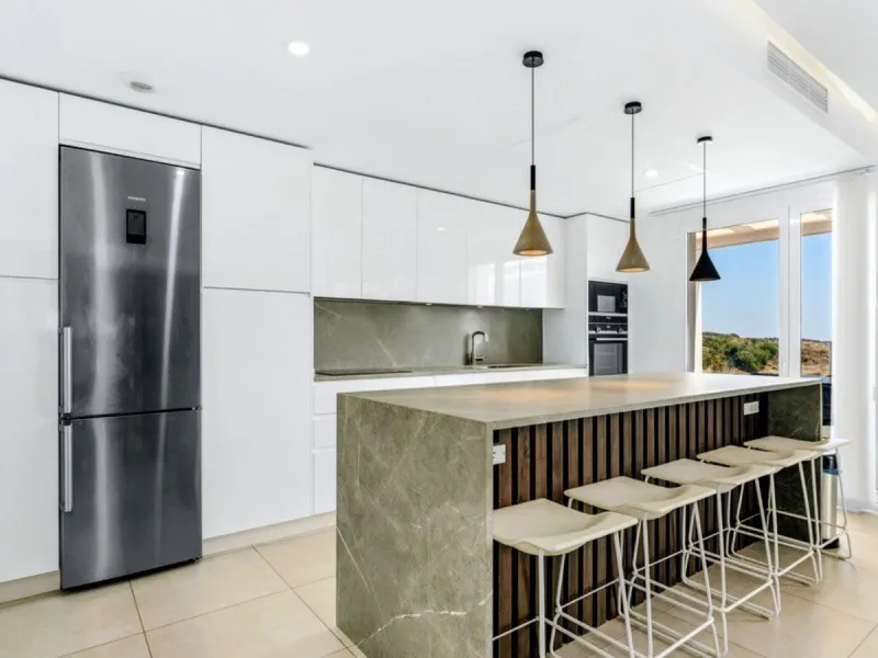 Apartment - Penthouse в продаже в Marbella, Málaga. В доме 3 спален и 3 ванных комнат. Площадь дома 195 м²